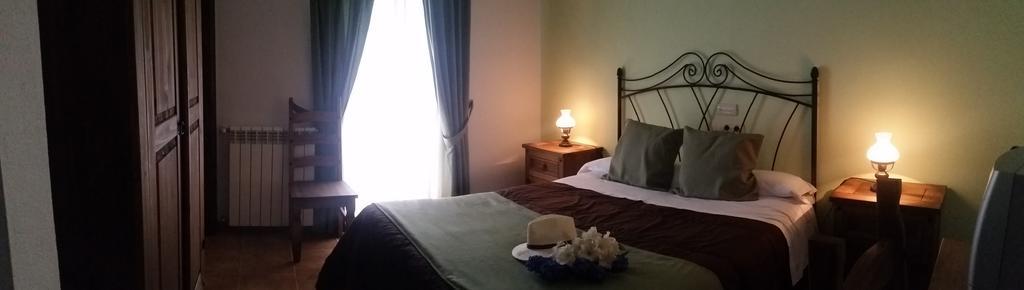 Hostal Rural La Casa Verde Cheles 외부 사진